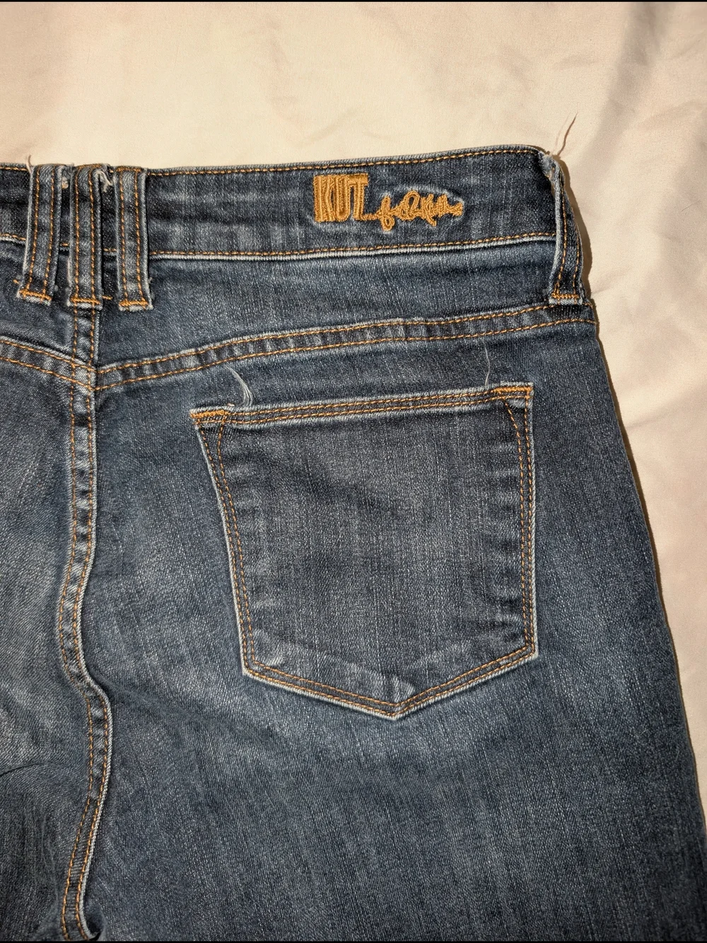 Kut from the Kloth Katy Boyfriend Jeans in Dark Blue Wash 10 Straight Cuff - Picture 4 of 7
